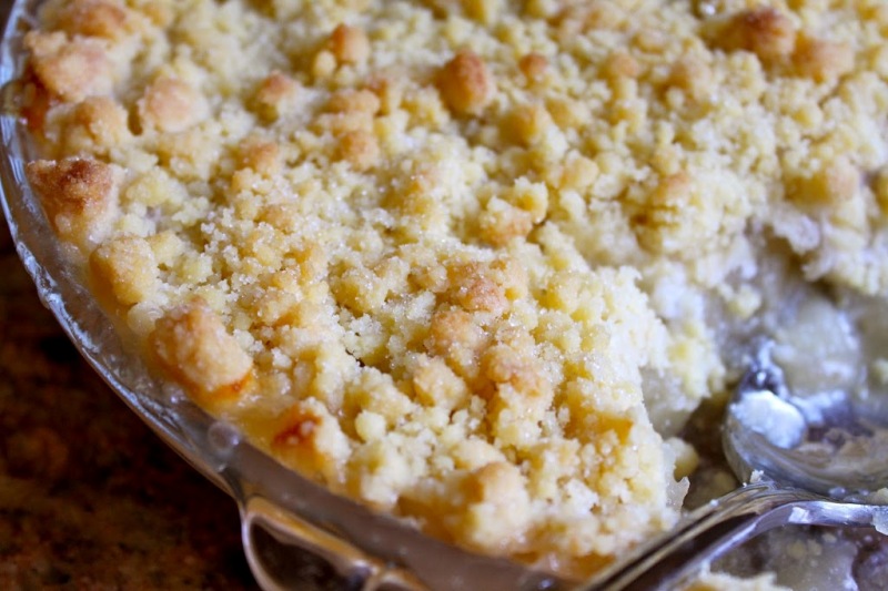 Omas saftiger Streuselkuchen mit Sahneguss – allerezepte